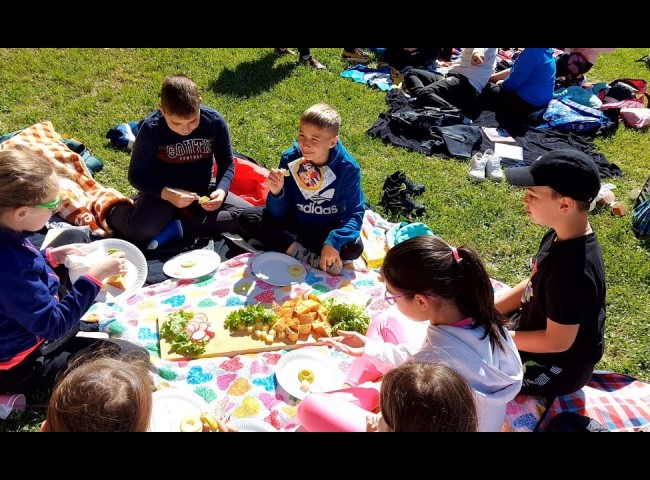 Elevii de la Școala „Ovid Densușianu” au învățat să mănânce sănătos